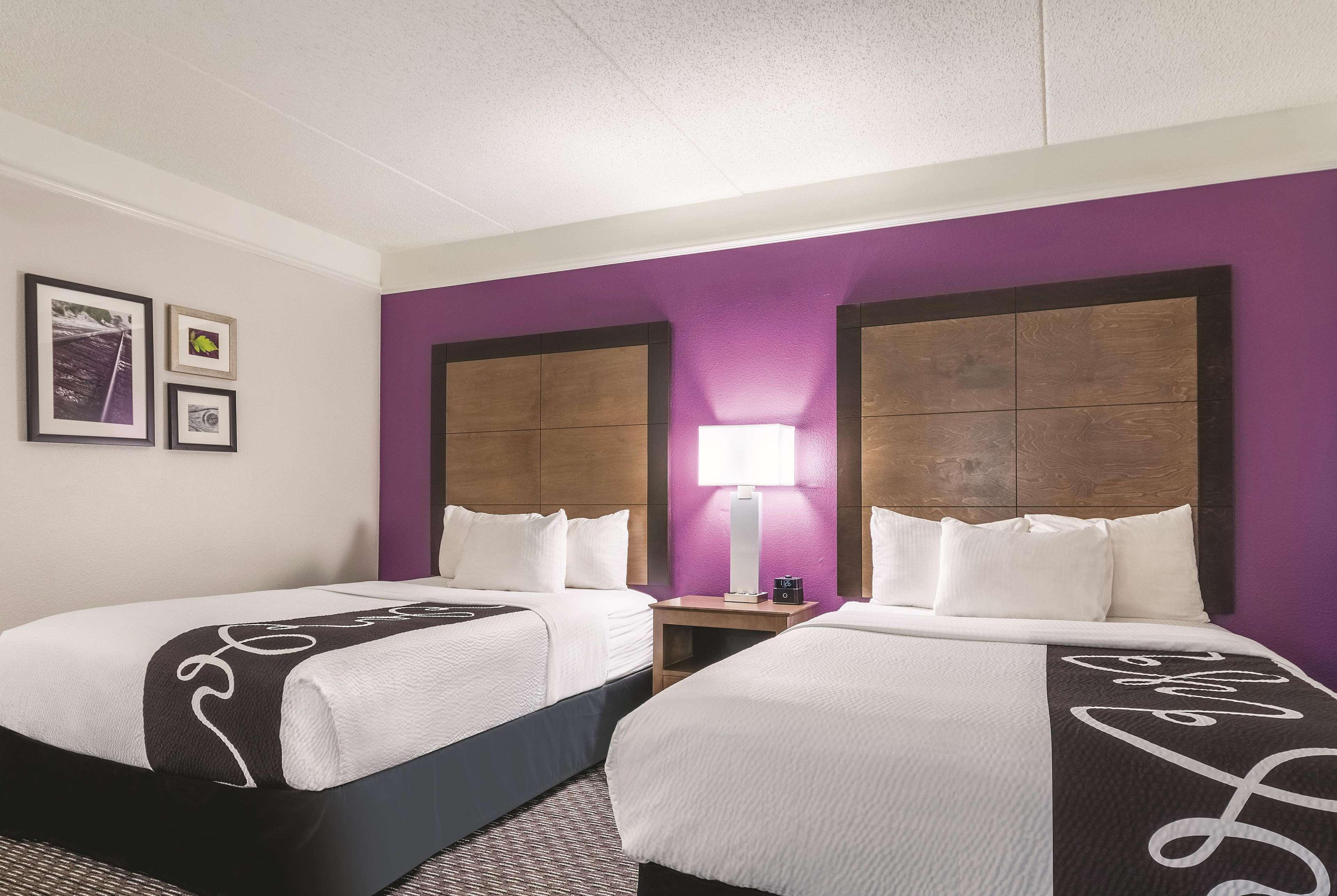 La Quinta By Wyndham Alexandria Airport Hotel Luaran gambar
