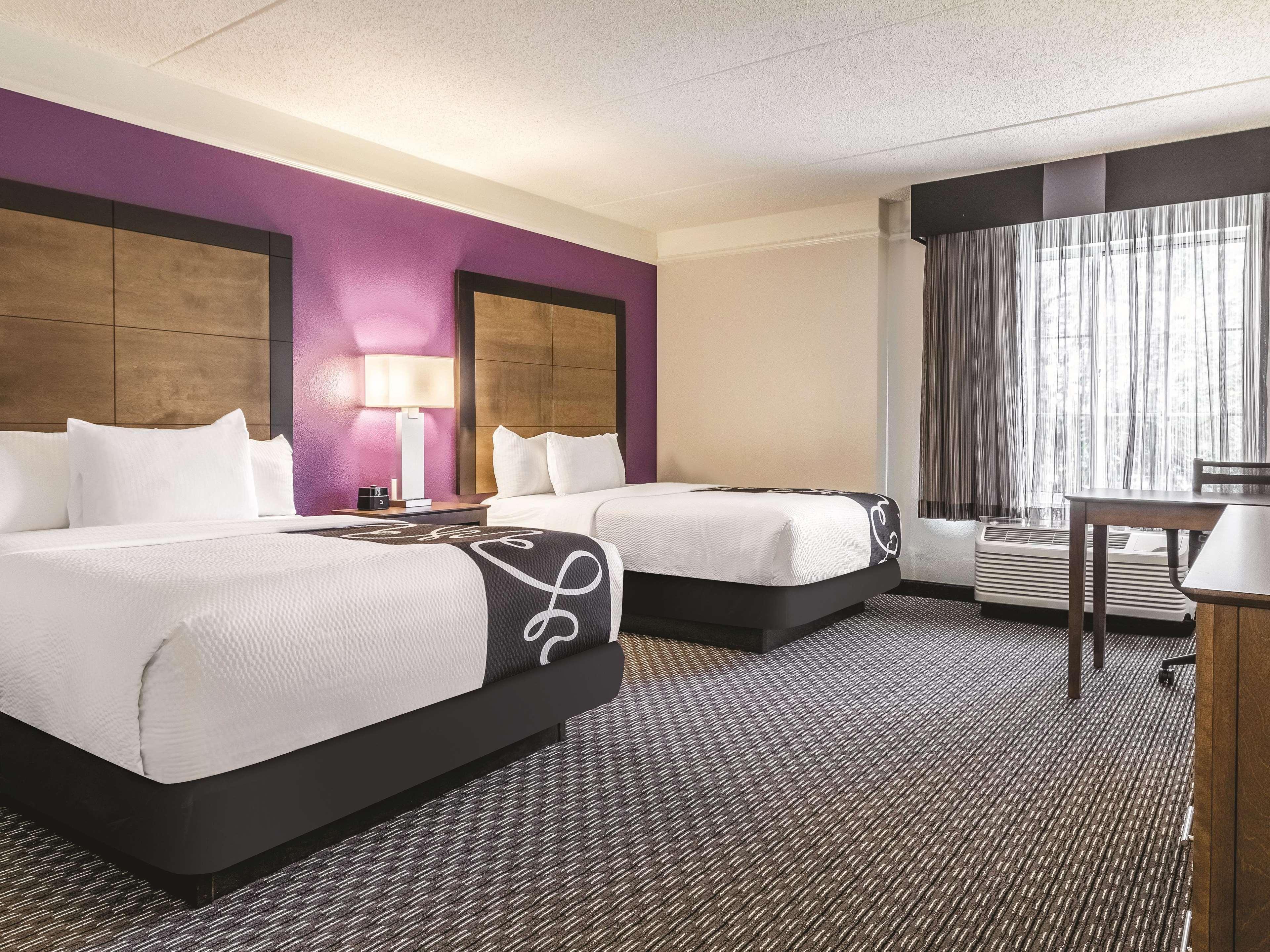 La Quinta By Wyndham Alexandria Airport Hotel Luaran gambar