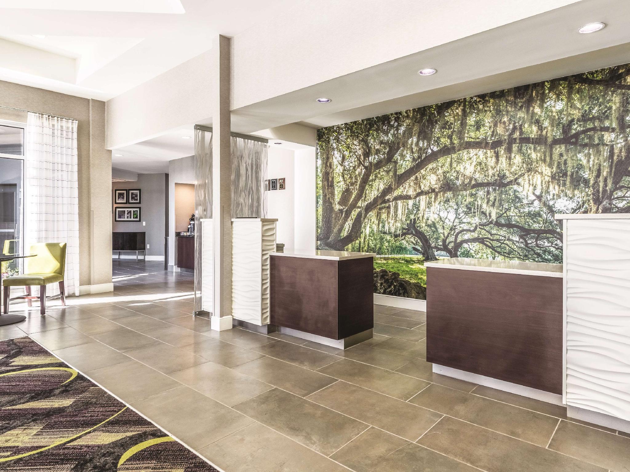 La Quinta By Wyndham Alexandria Airport Hotel Luaran gambar