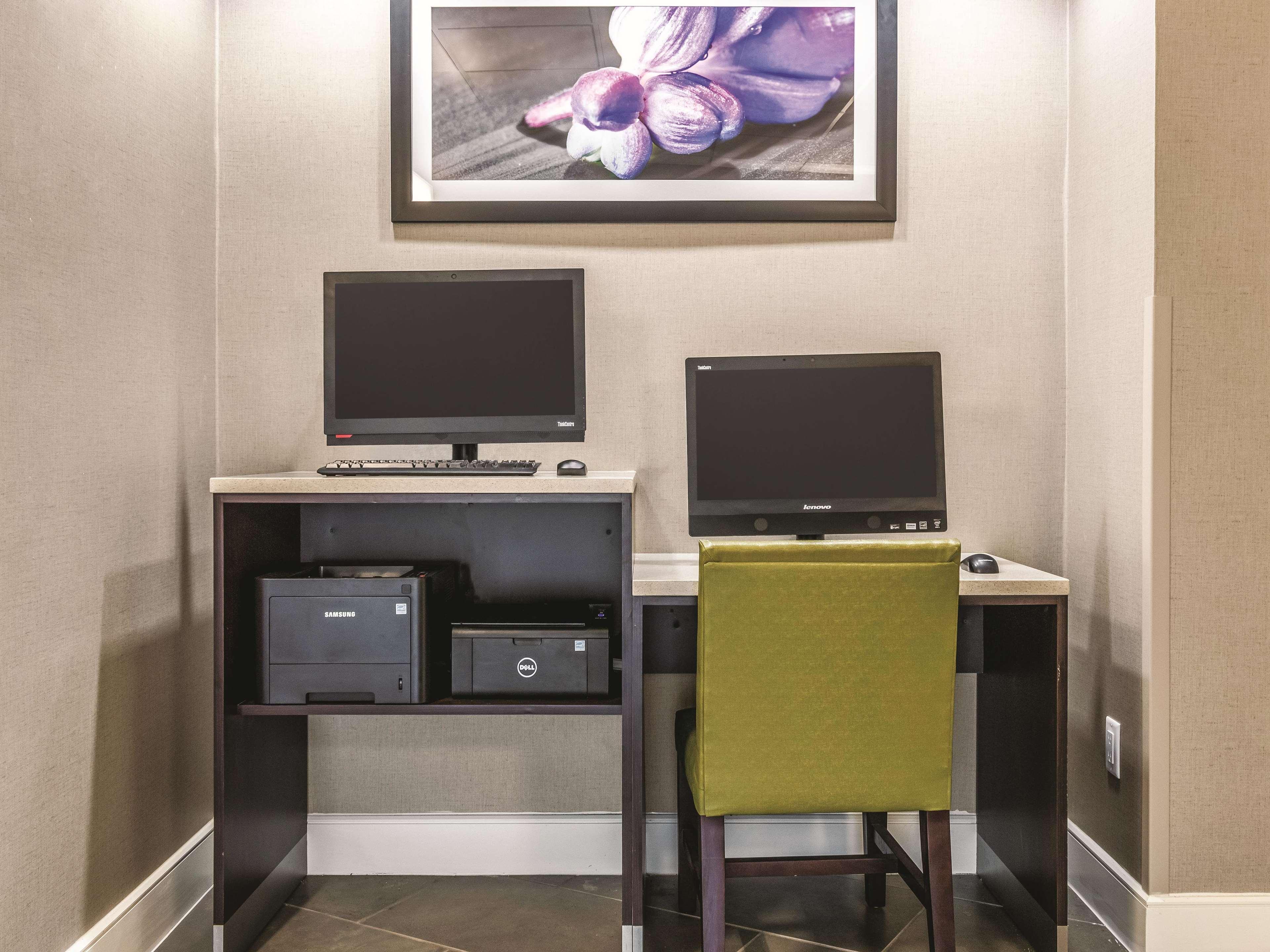 La Quinta By Wyndham Alexandria Airport Hotel Luaran gambar