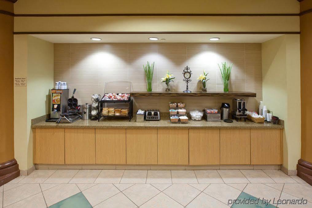 La Quinta By Wyndham Alexandria Airport Hotel Luaran gambar